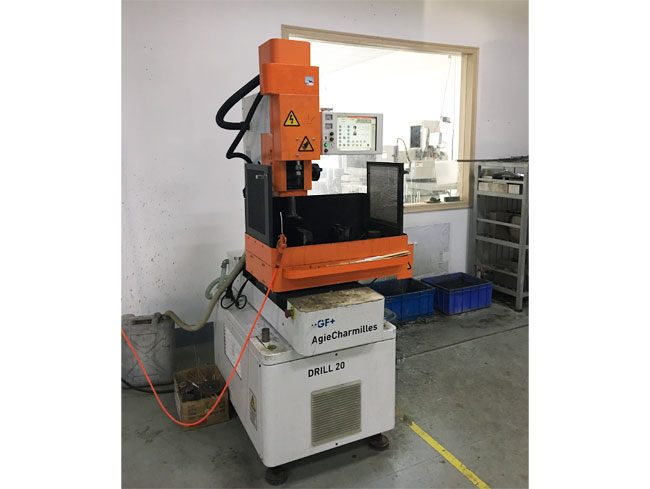 阿奇數(shù)控穿孔機(jī)